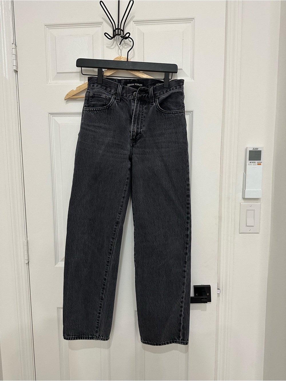 Black High-Rise Straight Jeans - 90’s Marlo High Rise